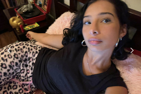 blushingblooms model xxx image