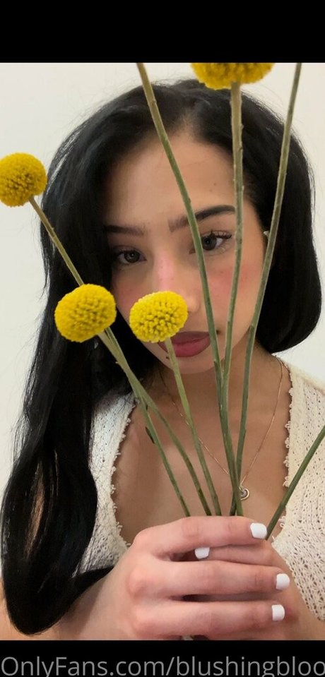 blushingblooms nude star picture