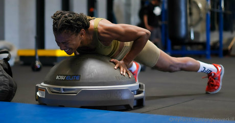 angieoverkill erotic model picture