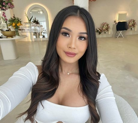 kvlietran erotic actress gallery