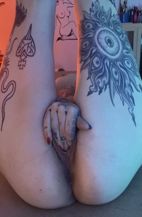 Emily Malice high quality pornstar pic