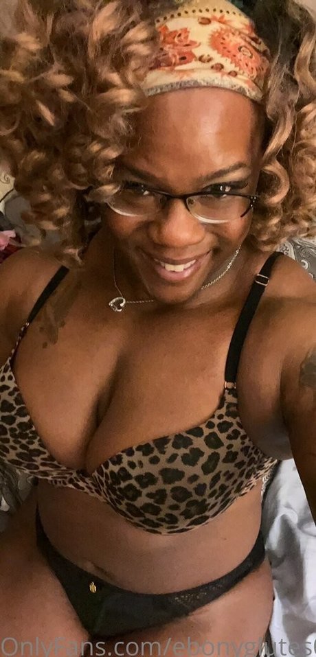 ebonyglutes01 nice model image