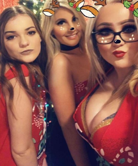 Lilly Alcorn model naked photo