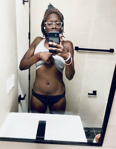 dreamofdevyn art pornstar gallery