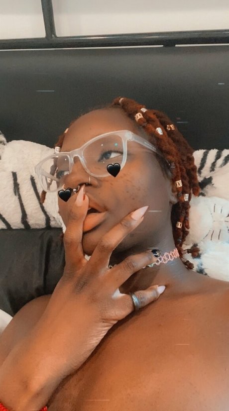 dreamofdevyn art actress pics