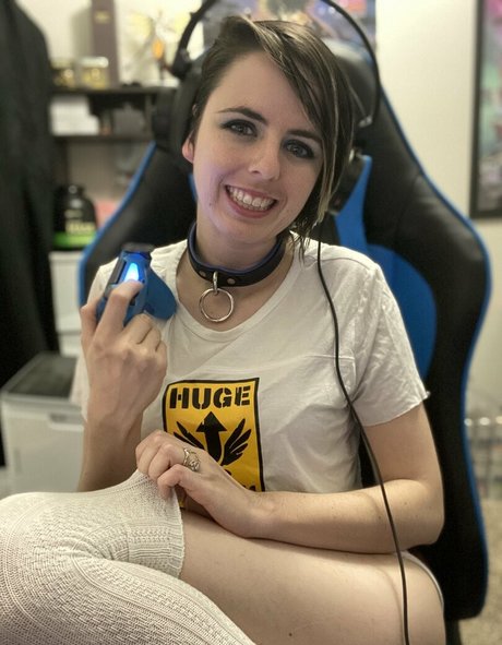 Tsukixxhime naked pornstar image