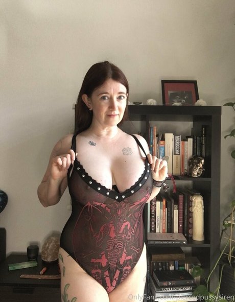 piercedpussysiren pornstar hot pic