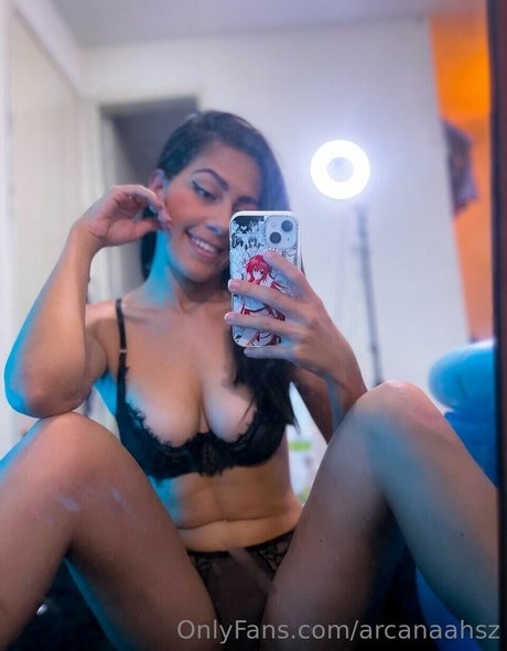 ArcanaahSz star exclusive picture