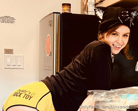 binxanddesi model pretty photo