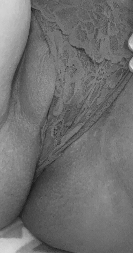 Prettygirlissues model hot photos