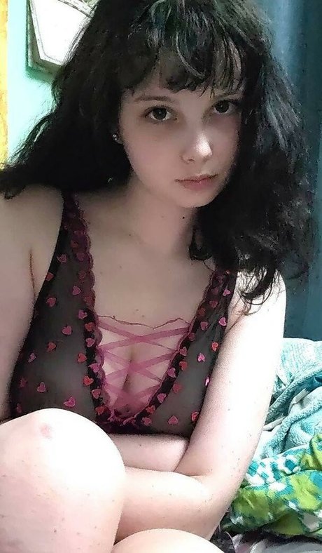 dracculala nude actress picture