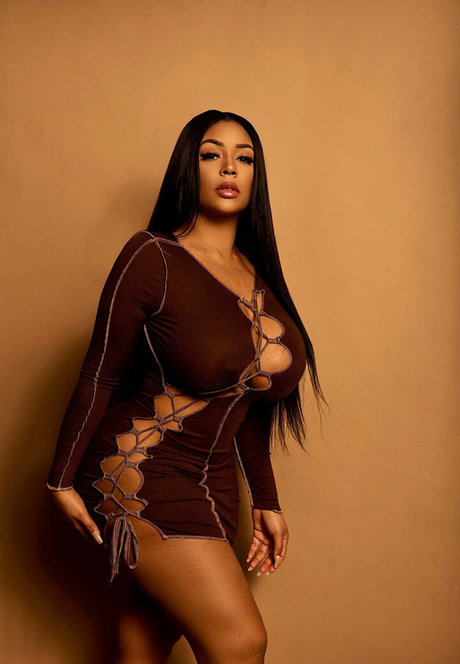 aundreanarene naked model img