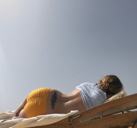 Amy Schumer high quality model picture