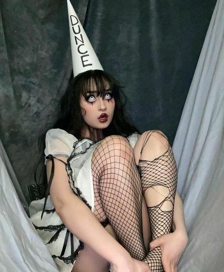 Babispit model picture