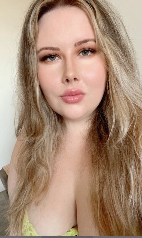 Traycee pretty pornstar picture