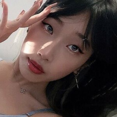 yinsdere naked pornstar pics