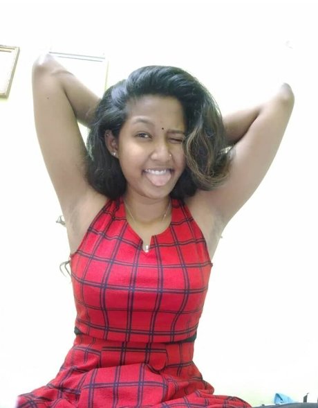 Indian Exhibition model pornographic pictures