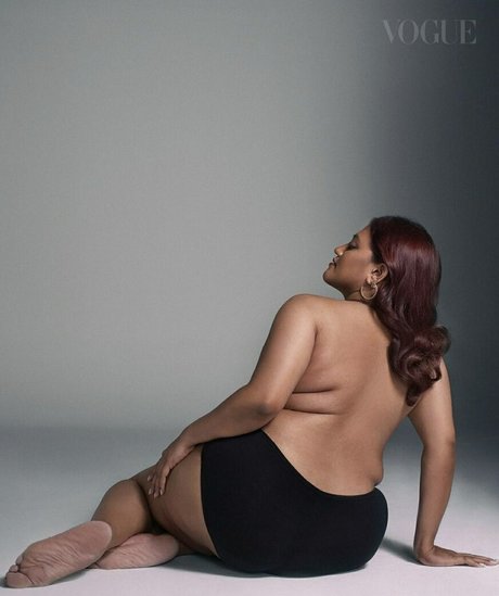 Indian Exhibition erotic actress pic