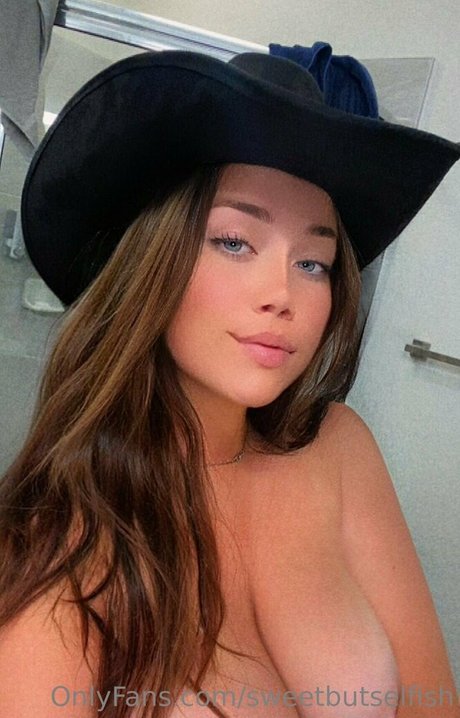 sweetbutselfish pretty model image