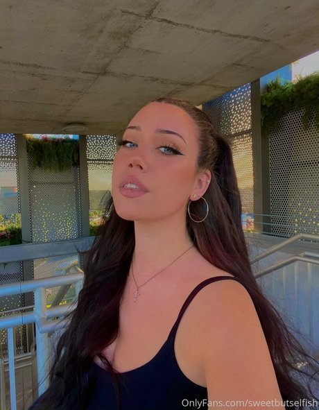 sweetbutselfish perfect actress image