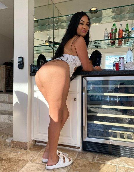 leime69 pornographic model img