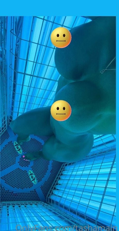 Tashamain model photo