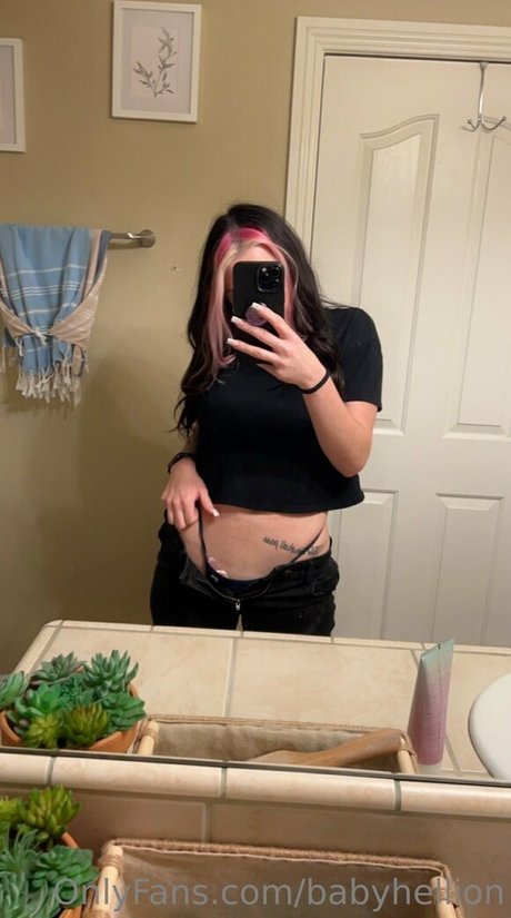 babyhellion Profile pic