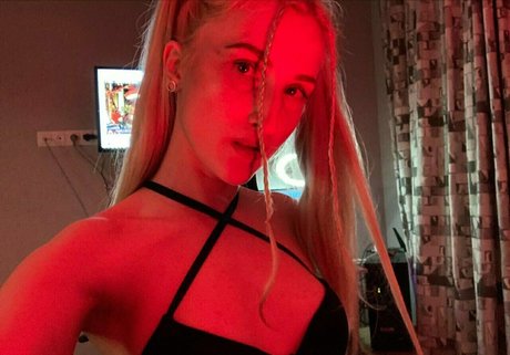 juicy lusy model porn galleries