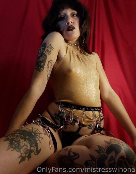 mistresswinona erotic model pictures