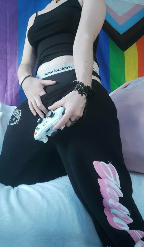 old young lesbian onlyfans pornos images