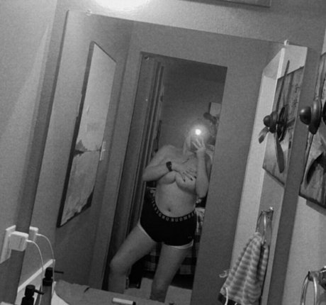 realhawwwtgirl naked pornstar img