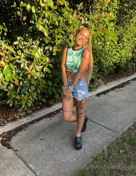 leahsade art pornstar picture