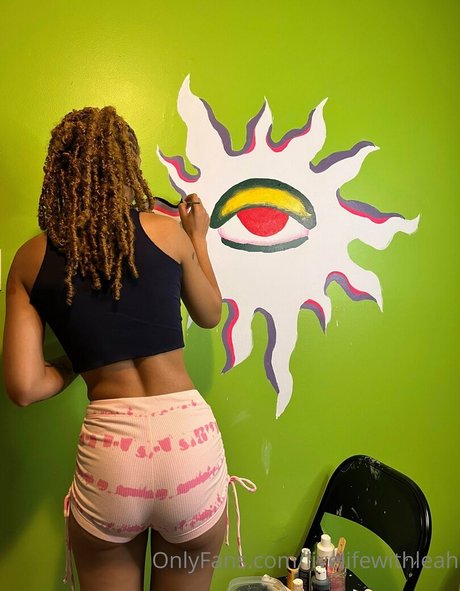 leahsade pornstar pretty gallery