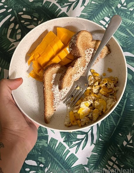 leahsade xxx star pictures