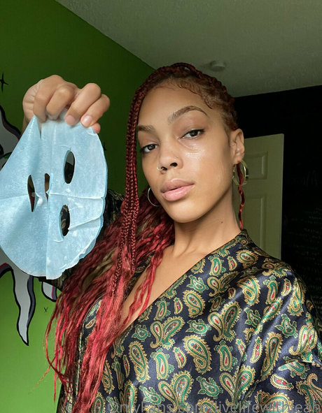 leahsade hd model img