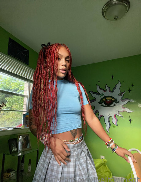 leahsade erotic model pics