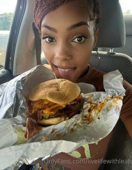 leahsade erotic pornstar picture