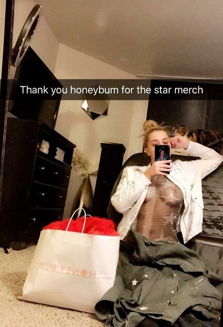 Violet Benson model nude photos