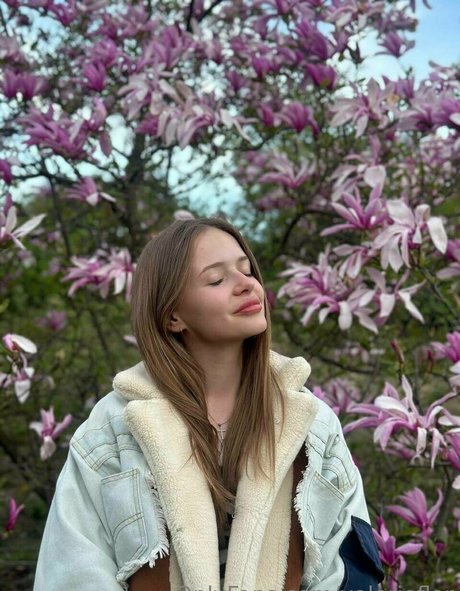 valerieflor beautiful pornstar pic