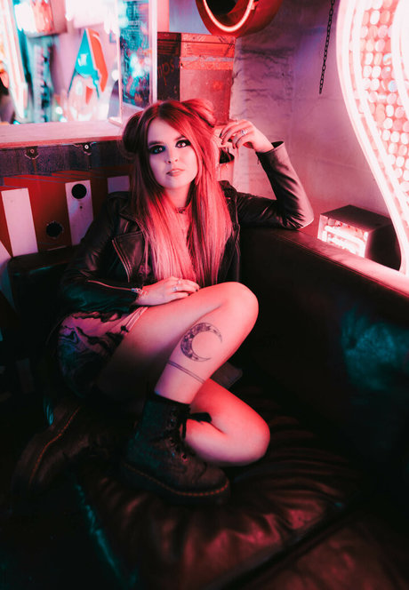 BethanySmile pornstar high quality pictures