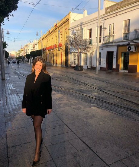 Zhanet Filipova art model galleries