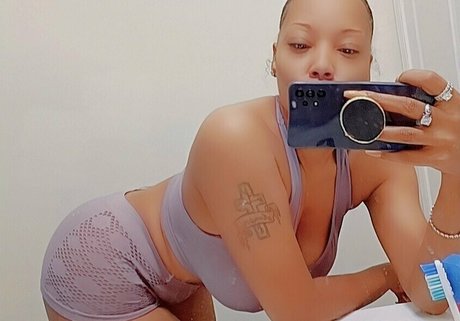 DejaBooty1 porn model pic