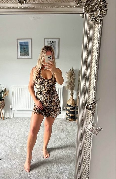 D arcy Ingle model top picture