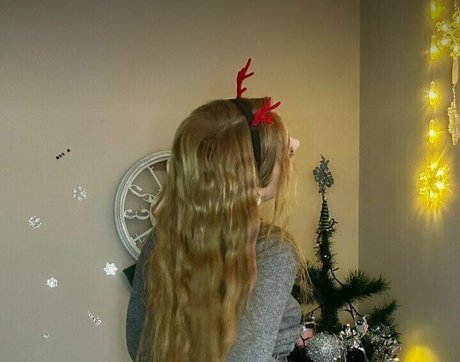 honeypie f adult model image