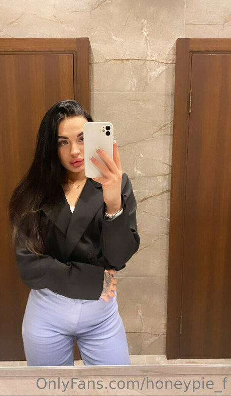 honeypie f model sexy galleries