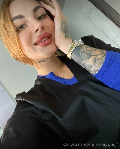 honeypie f adult model photos