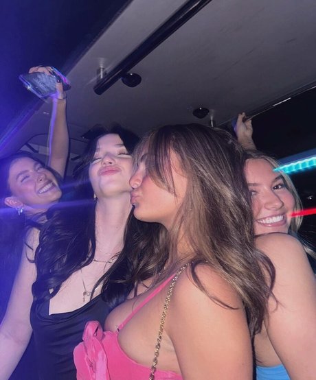 Sara Bella Harris naked model images