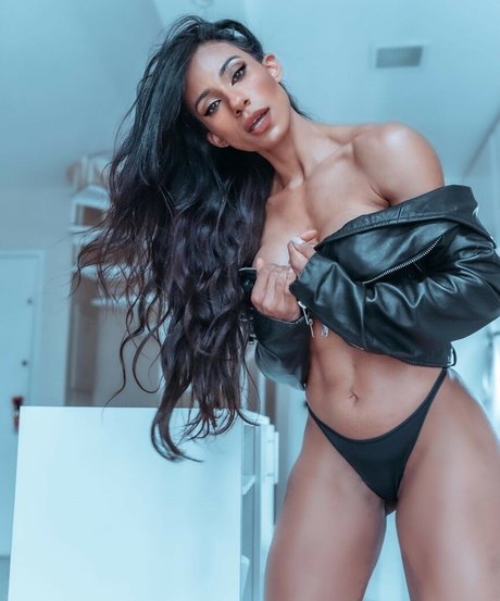 Francrispim perfect actress img