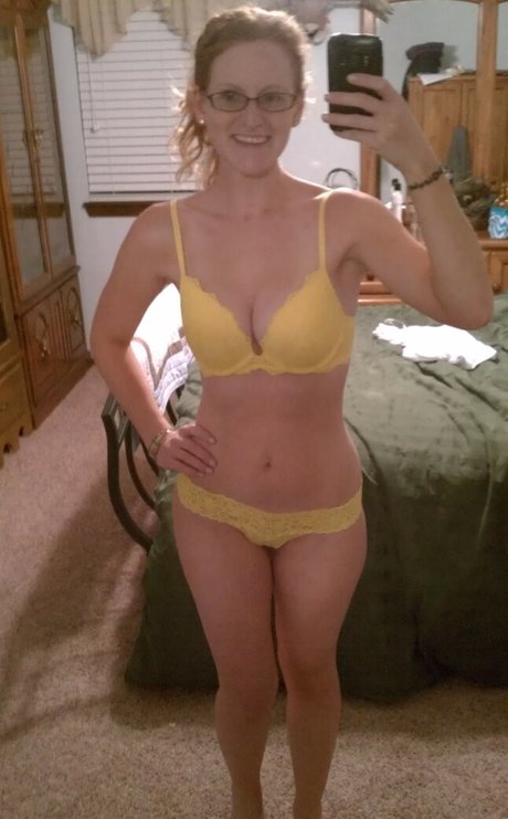 gingerthrone pretty pornstar image