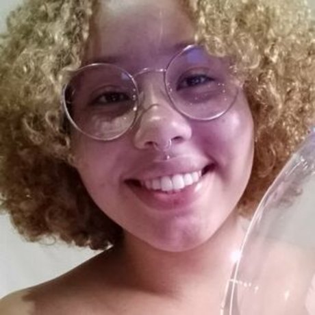 SafiraPhan erotic model pics